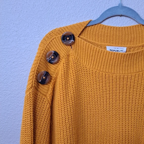 For The Republic Boatneck Chunky Yellow Sweater Large Button Boxy Size Medium - Picture 4 of 8